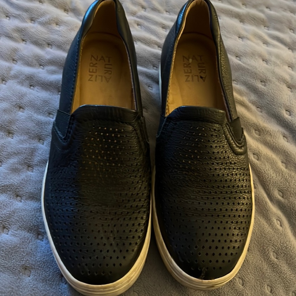 Naturalizer black slip on size 8